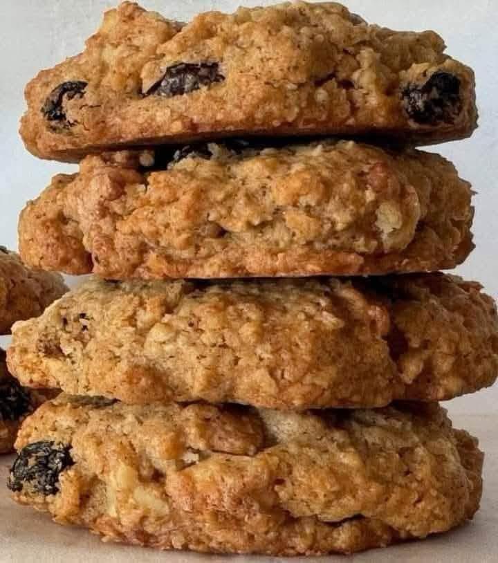 HOW TO MAKE OATMEAL COOKIES